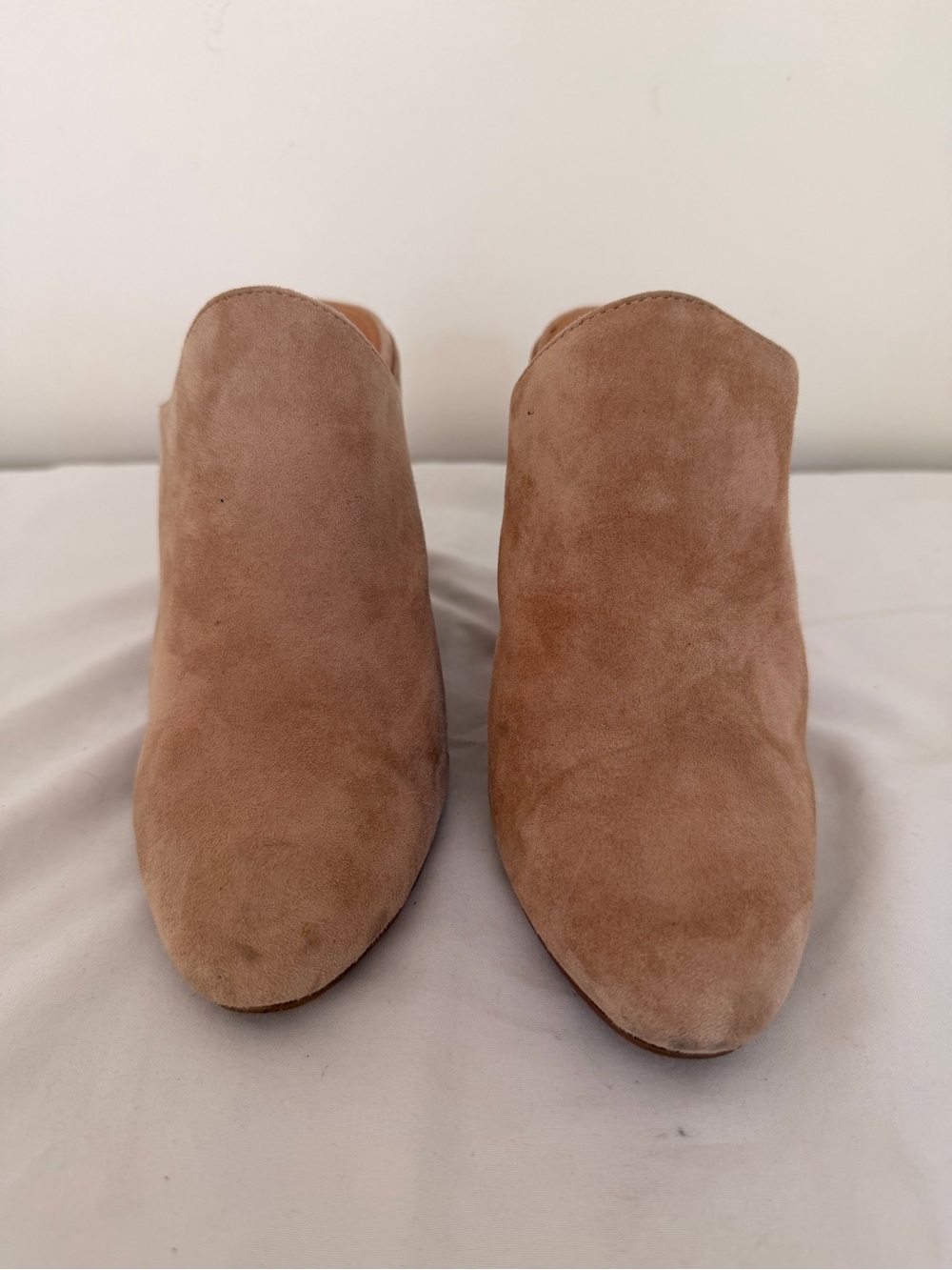 Steve Madden Suede Closed-Toe Mule in Light Brown